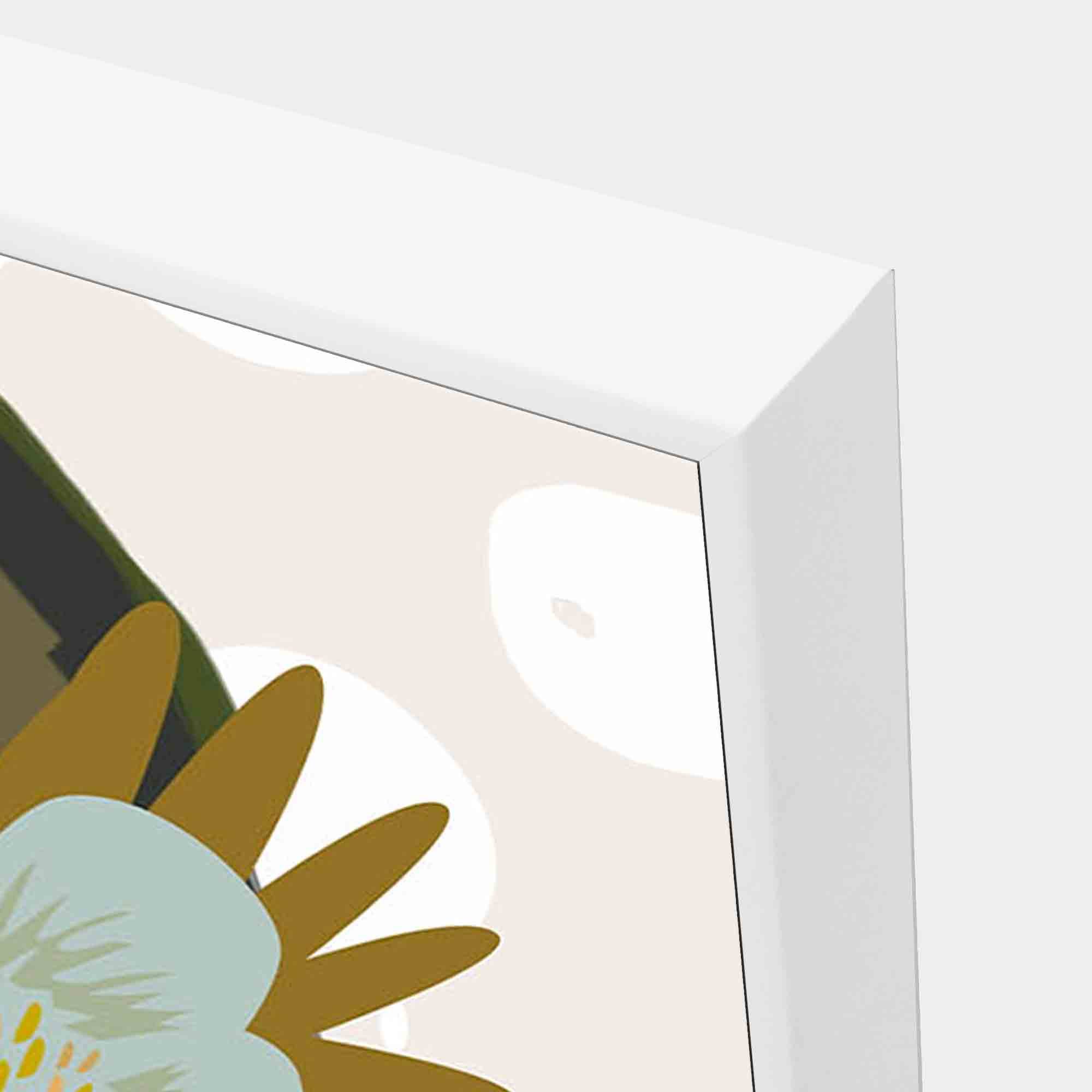 Olive-Daphne-corner-wht-g