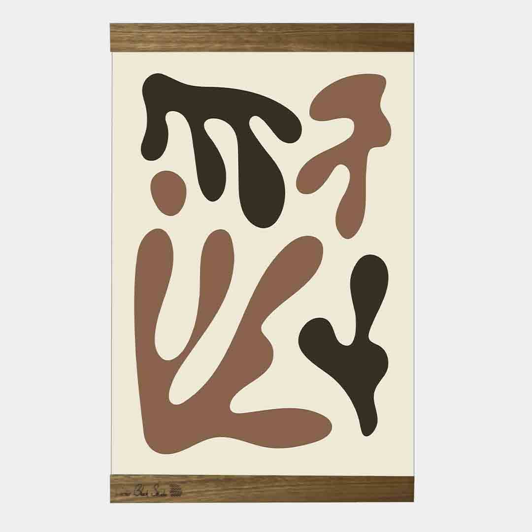 Umber-Abstract-front-brunette-g